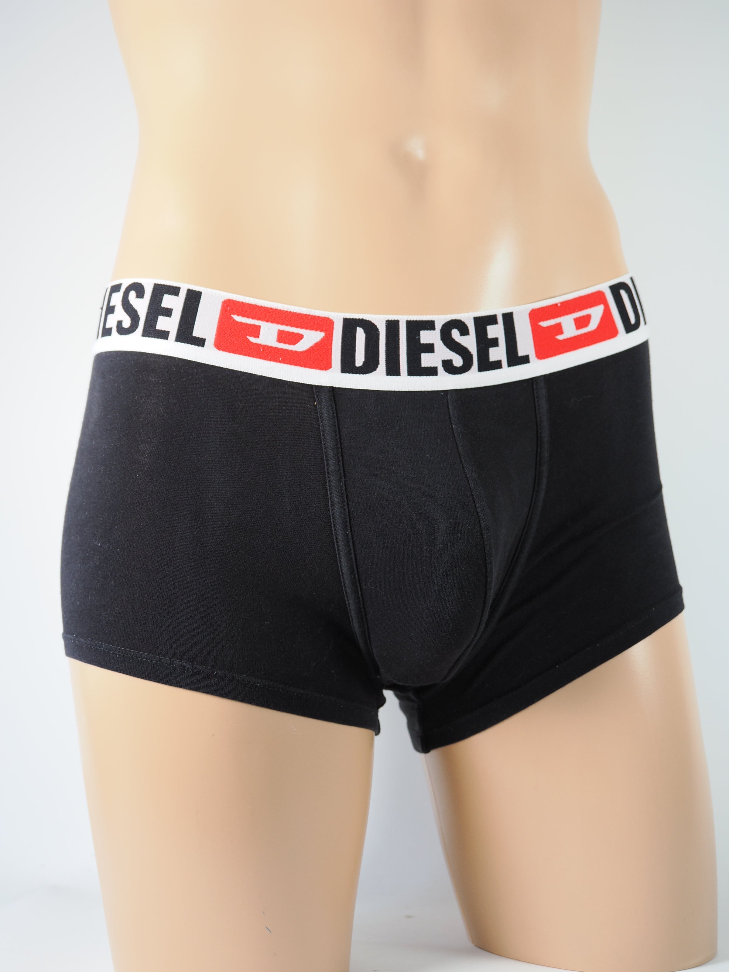dieselボクサーパンツとナイキコンプレッションシャツ