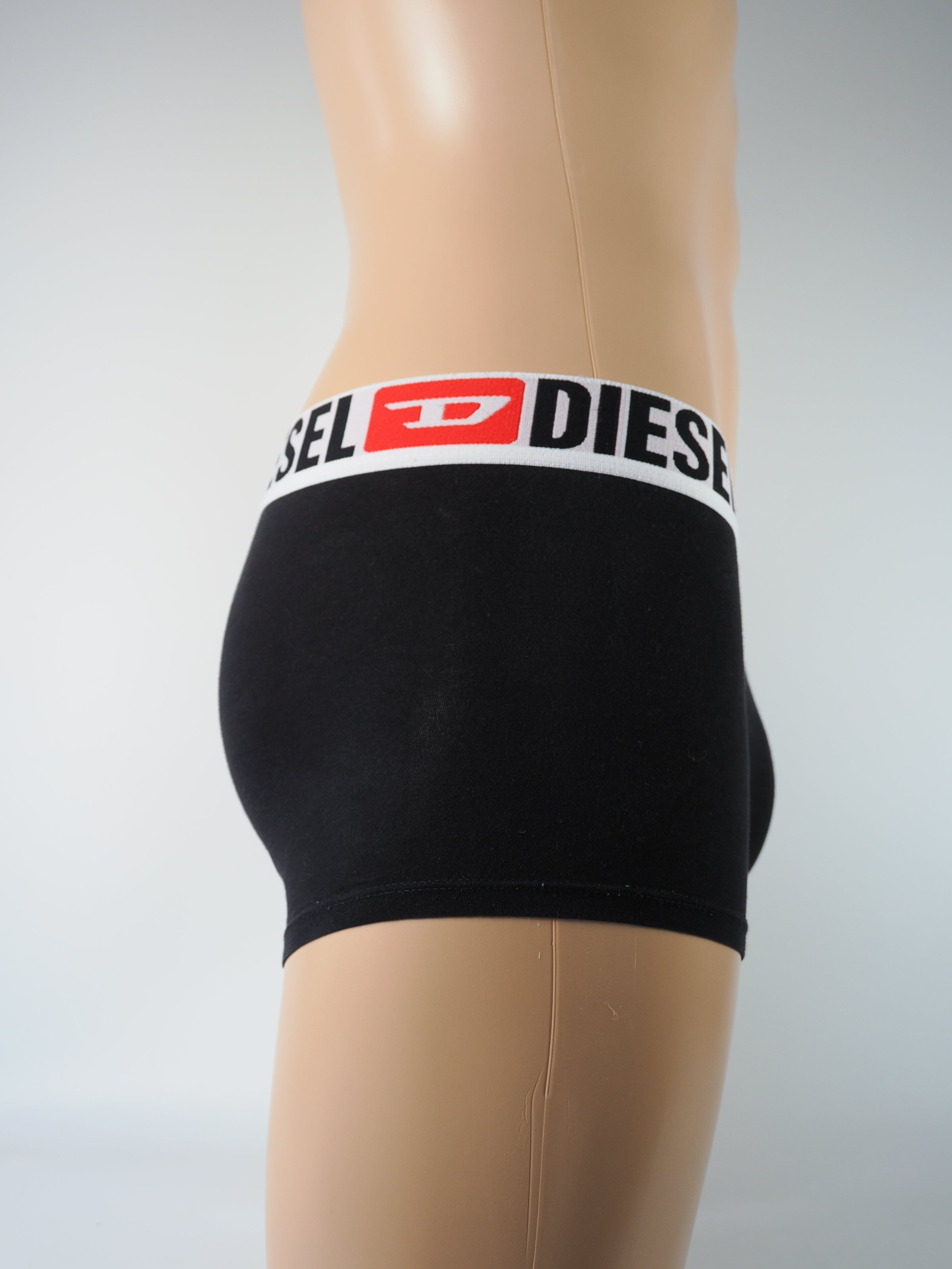 dieselボクサーパンツとナイキコンプレッションシャツ