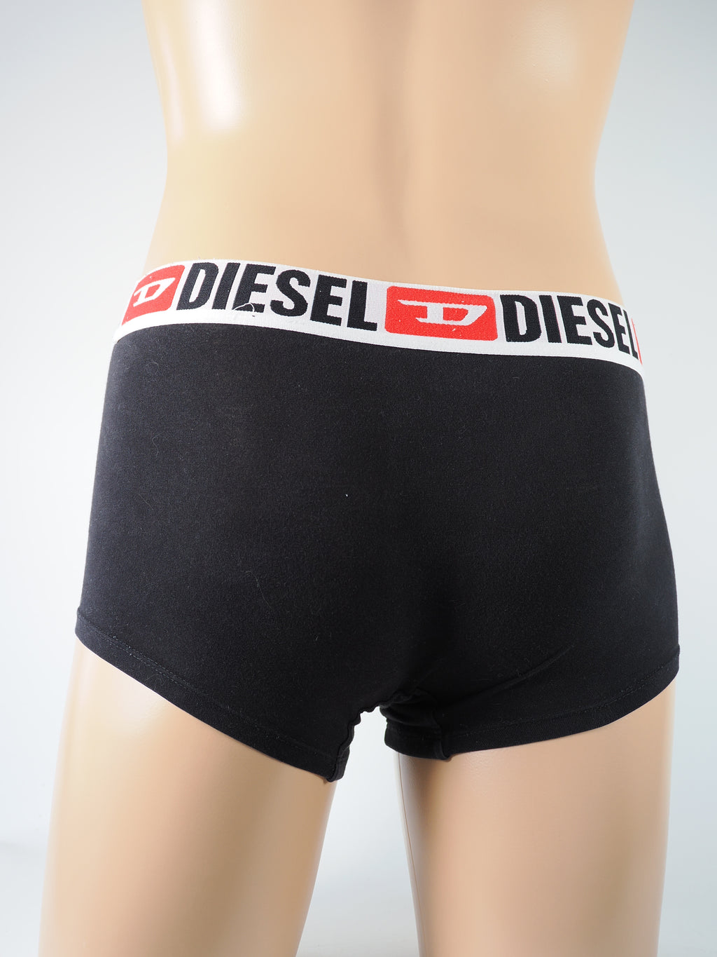 dieselボクサーパンツとナイキコンプレッションシャツ