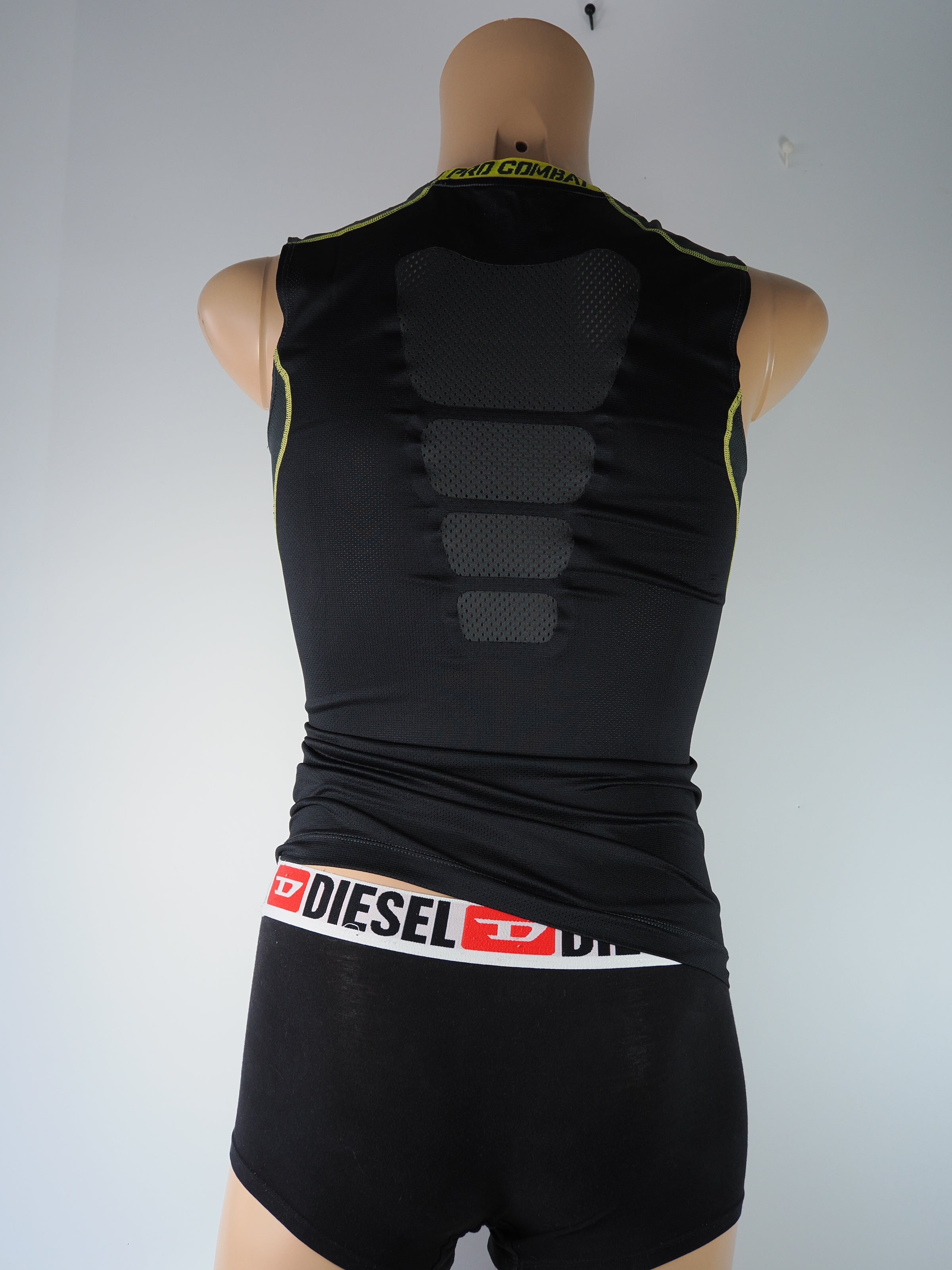 dieselボクサーパンツとナイキコンプレッションシャツ