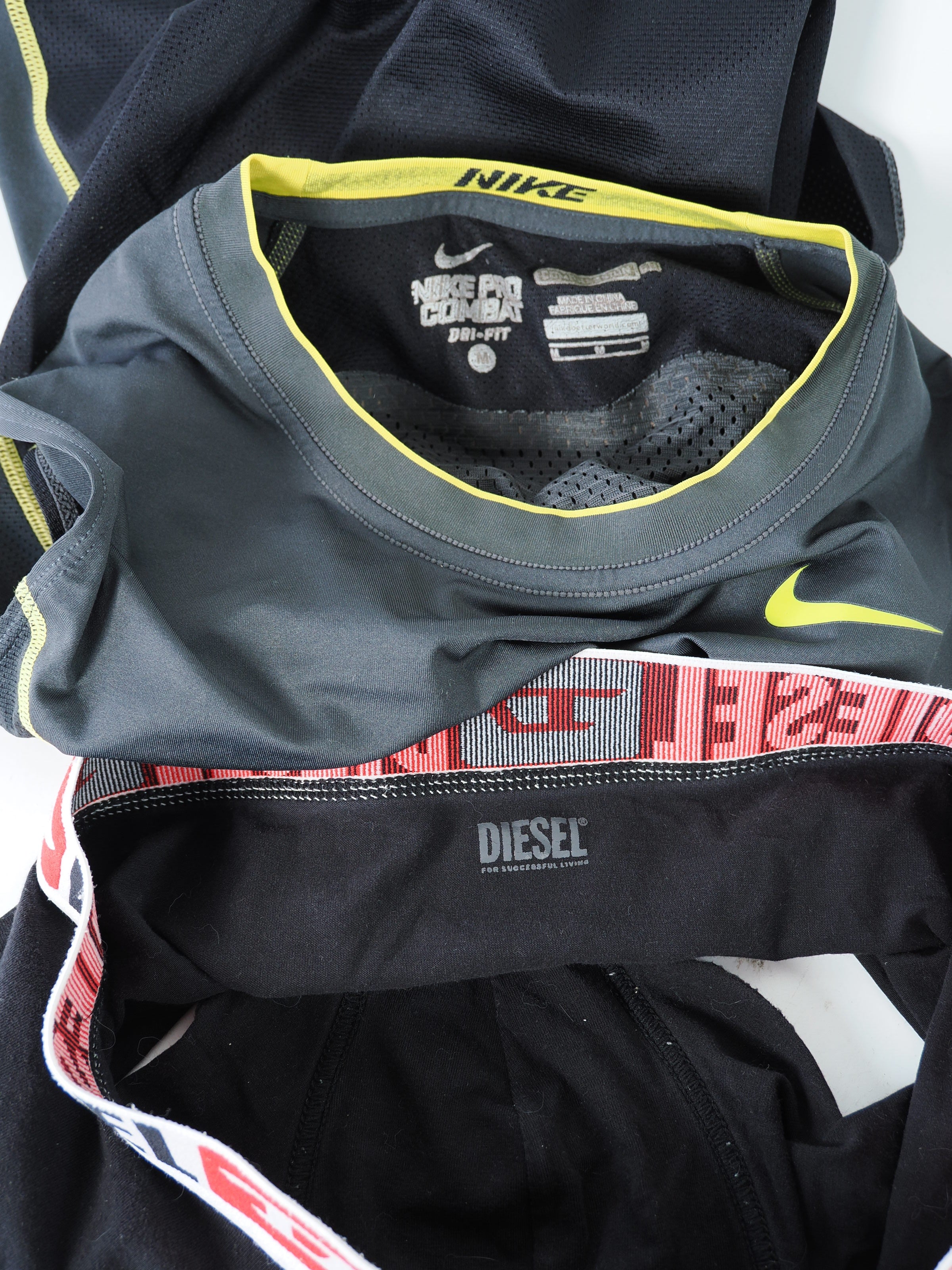 dieselボクサーパンツとナイキコンプレッションシャツ