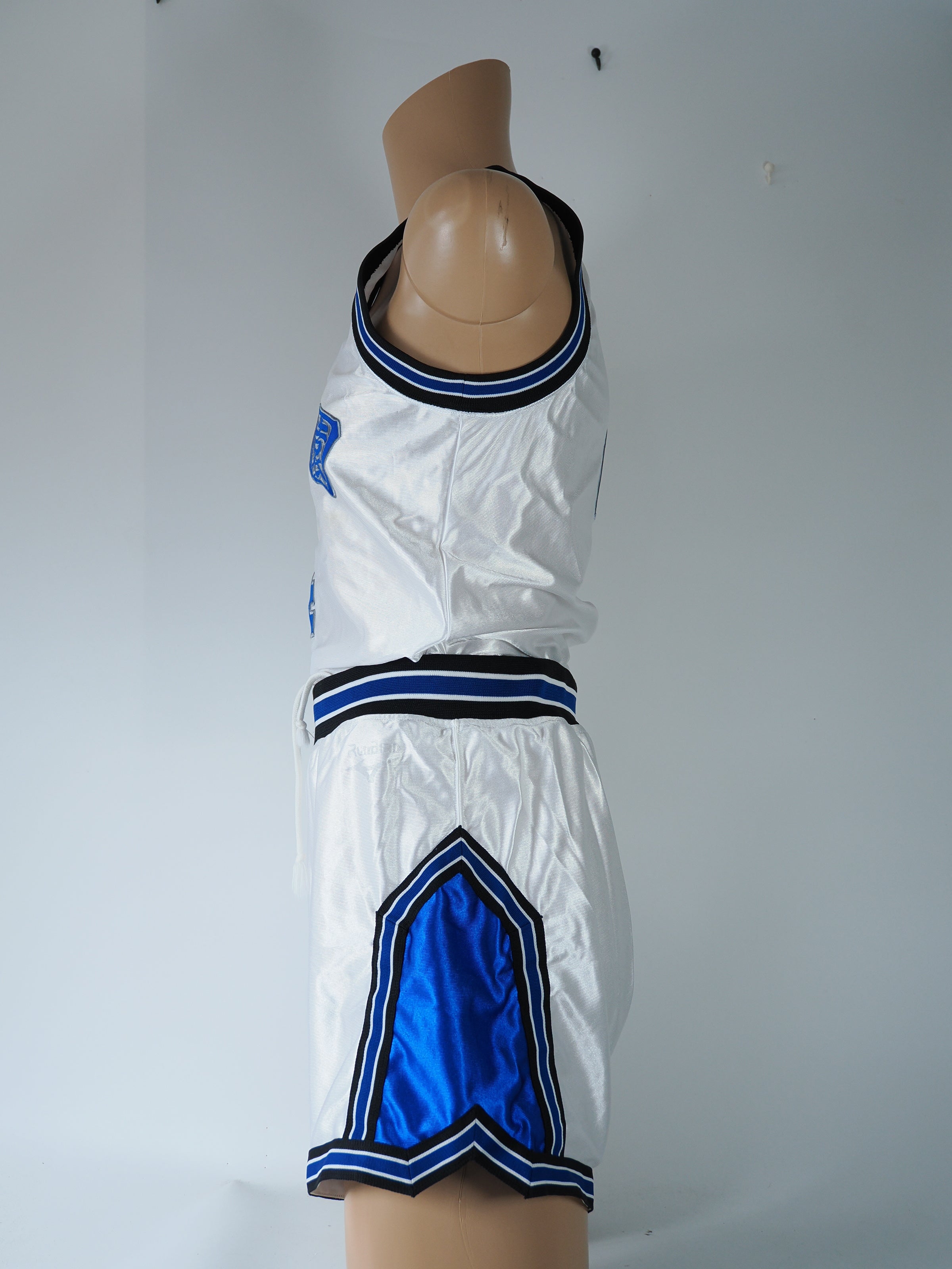 ミズノ　桐光学園　男子バスケ部　光沢ホワイト　ユニホーム上下　ショート丈