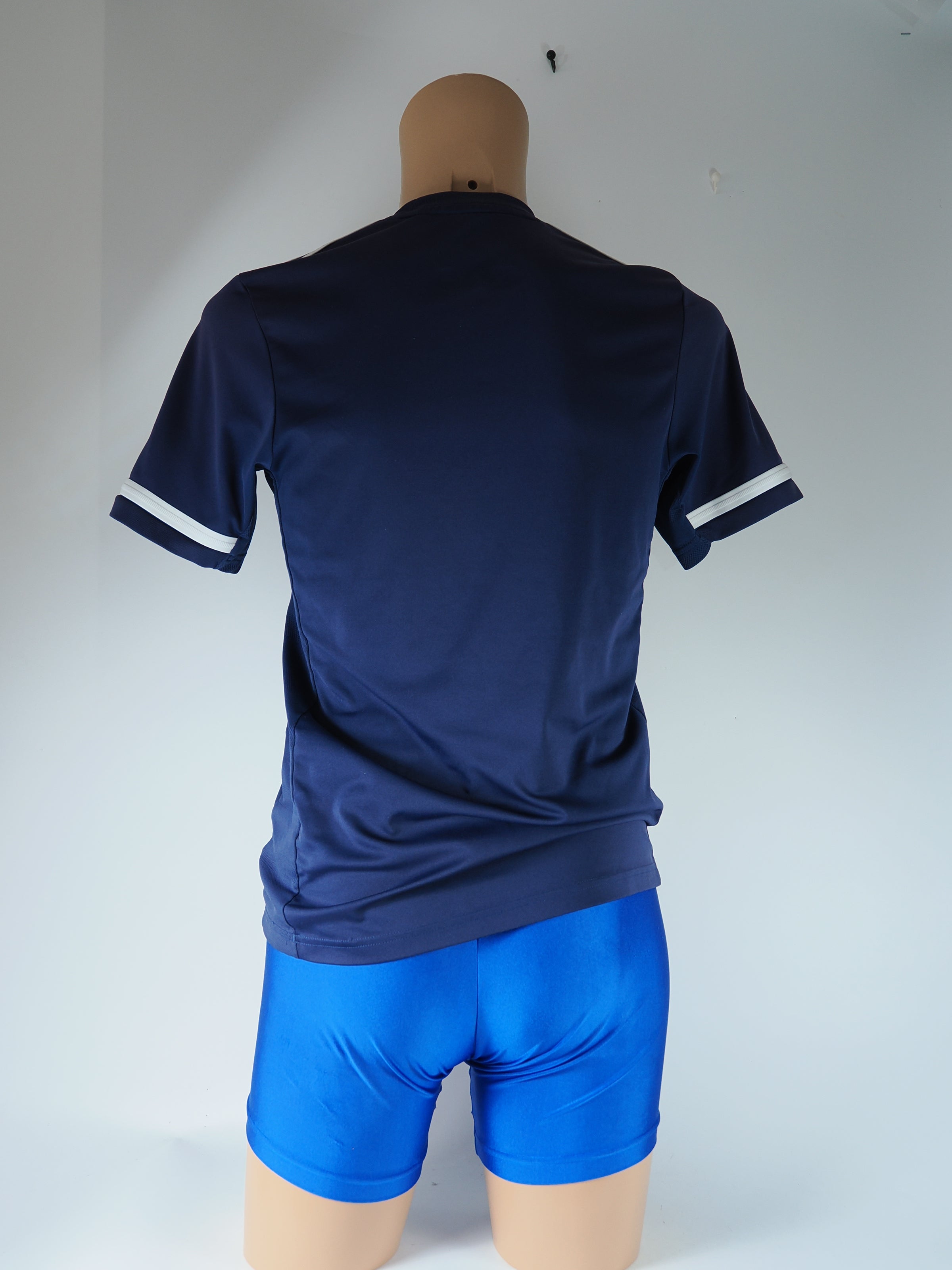 アディダス　日体高校　サッカー部　練習シャツとスパッツ