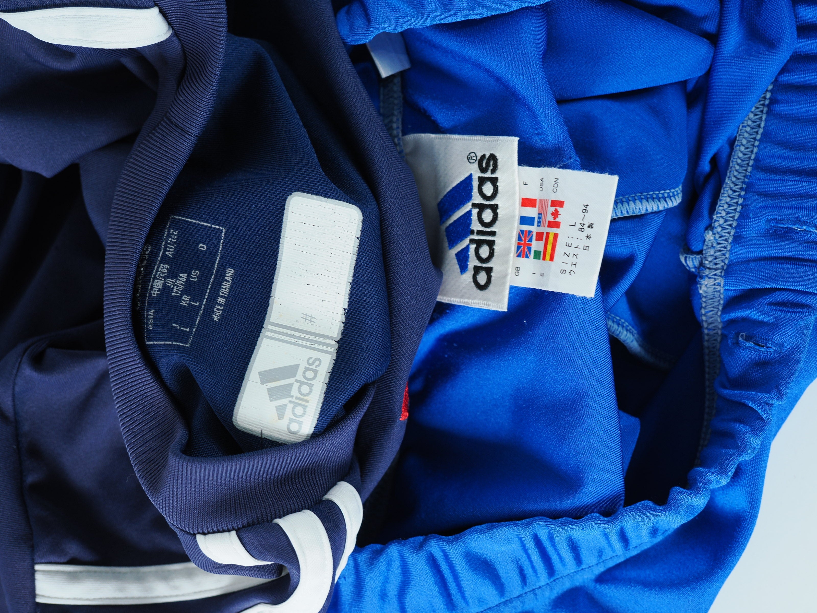 アディダス　日体高校　サッカー部　練習シャツとスパッツ