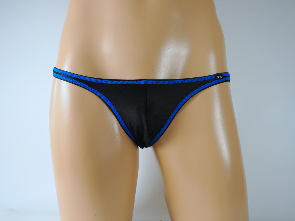 TM　光沢黒Tバック　メンズパンツと　リーボックのコンプレッションシャツ