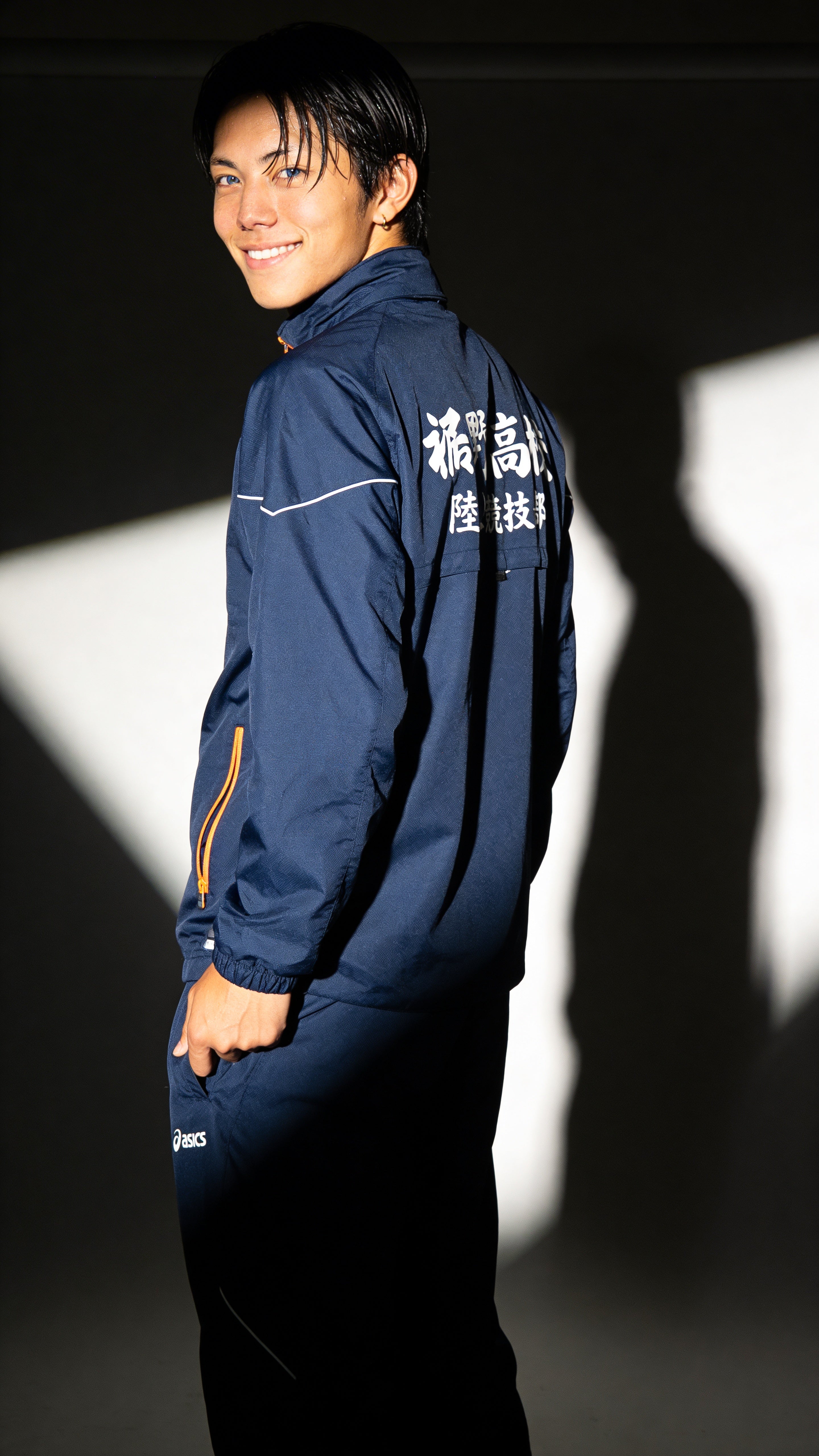 アシックス　裾野高校　男子陸上部　ウォームアップウインドブレーカー上下　サイズL